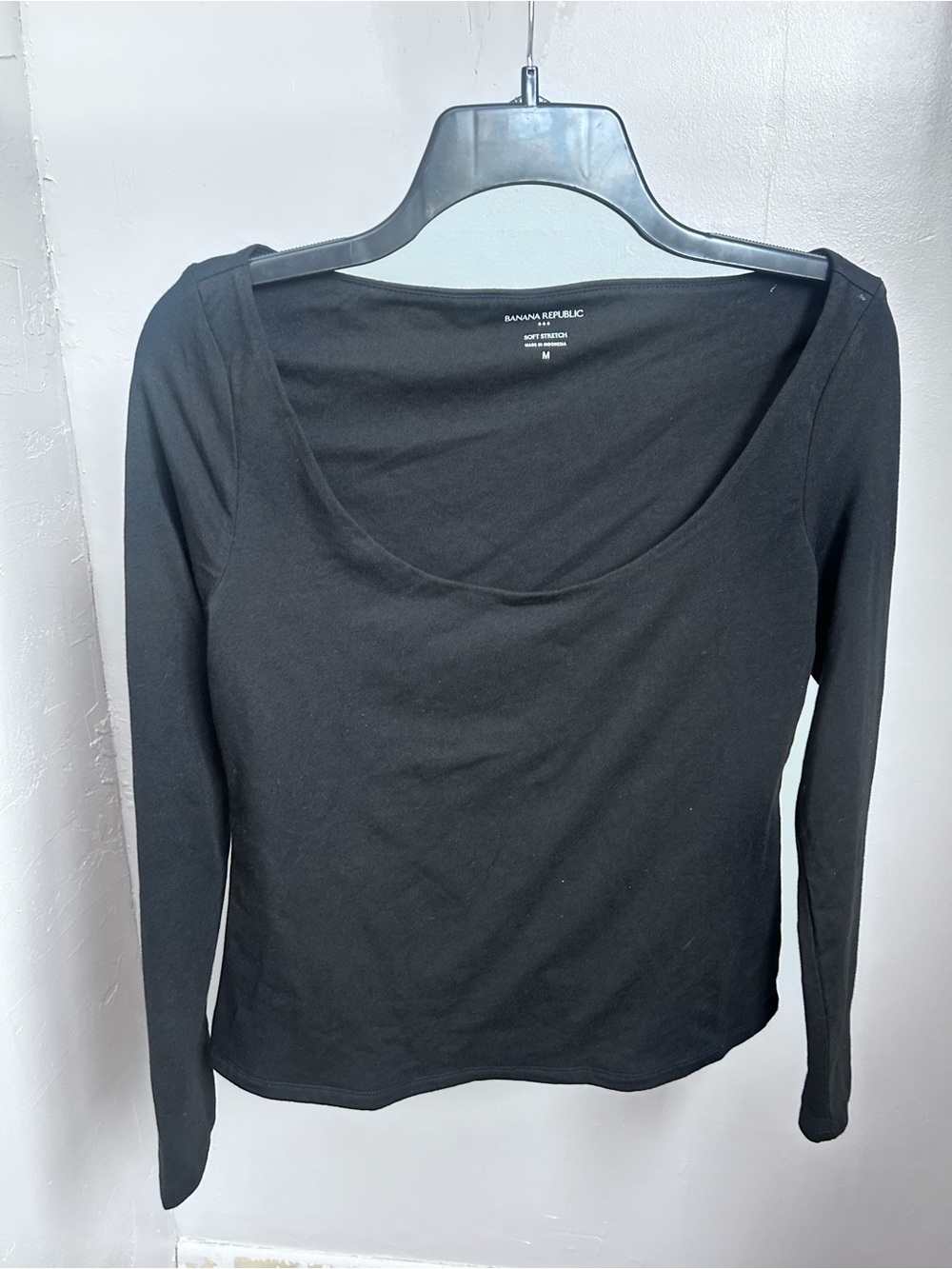 Banana Republic Black Long Sleeve Scoop Neck Top - Classic Fit